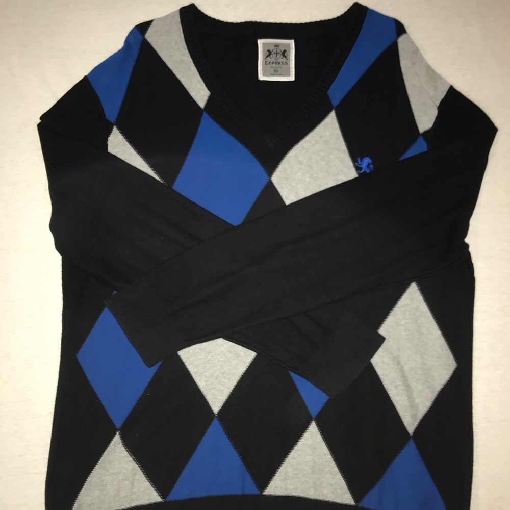 Men’s V-neck sweater